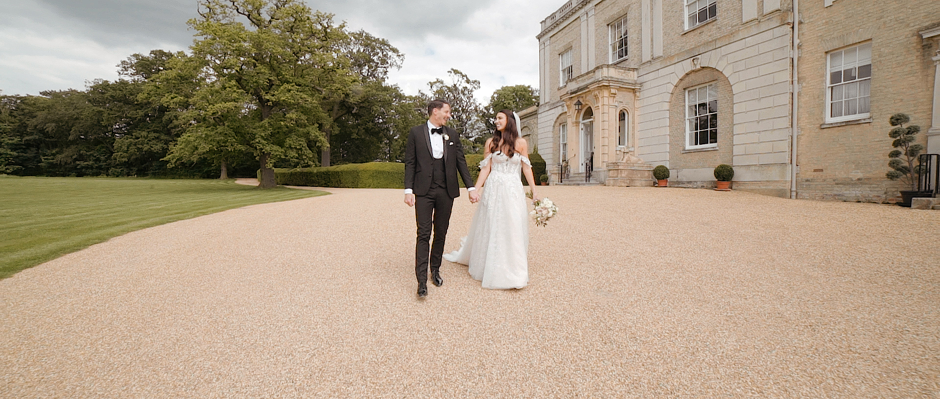 Hatfield Place Wedding Video - Rachael and Ben walking
